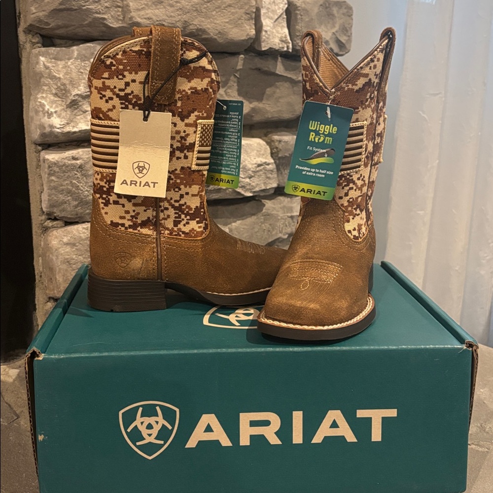 Ariat Patriot Antique Mocha Washed suede/sand camo,American Flag embroidered